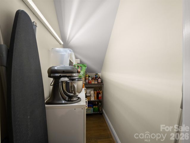 21 Jeff Drive, Asheville, NC 28806