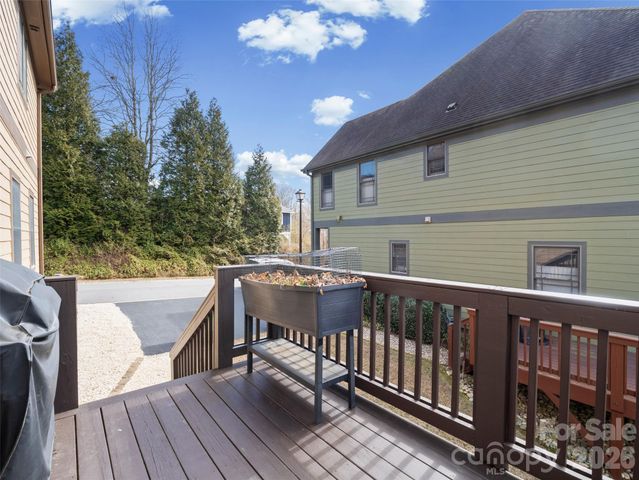 21 Jeff Drive, Asheville, NC 28806