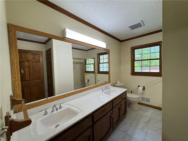 700 Ponderosa Court, Fayetteville, GA 30214