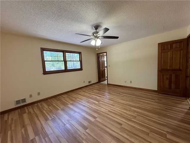 700 Ponderosa Court, Fayetteville, GA 30214