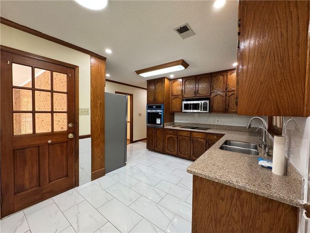 700 Ponderosa Court, Fayetteville, GA 30214