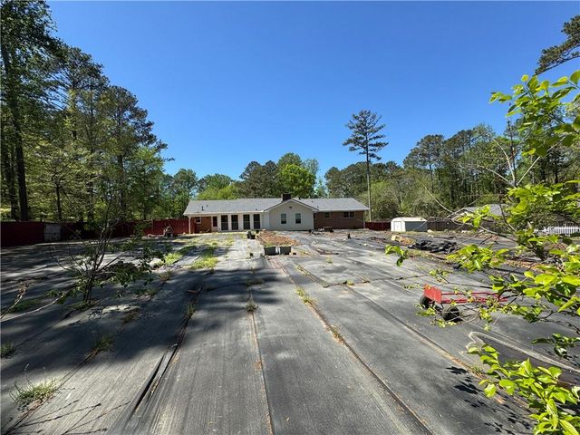 700 Ponderosa Court, Fayetteville, GA 30214