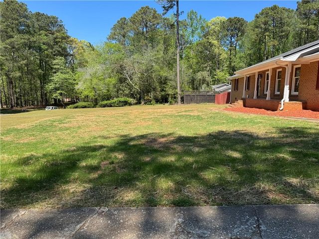 700 Ponderosa Court, Fayetteville, GA 30214
