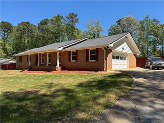 700 Ponderosa Court, Fayetteville, GA 30214