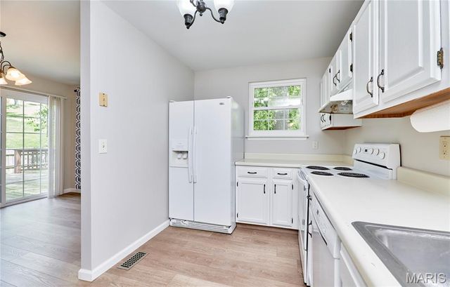 1824 Fairwood Forest Drive, St Peters, MO 63376