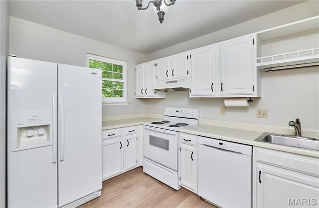 1824 Fairwood Forest Drive, St Peters, MO 63376