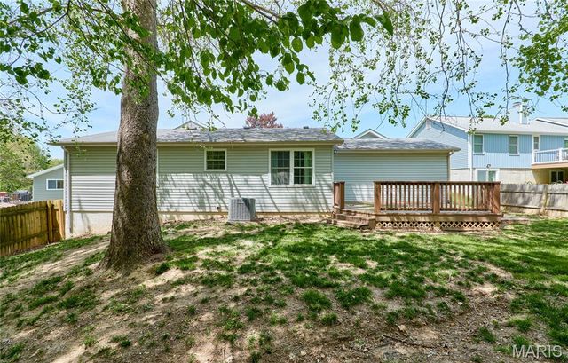 1824 Fairwood Forest Drive, St Peters, MO 63376