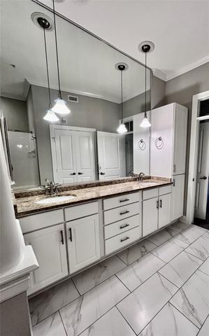 5353 Memorial Drive 2069, Houston, TX 77007