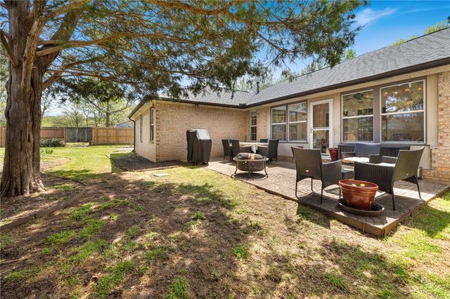 2922 E Whippoorwill Lane, Fayetteville, AR 72701