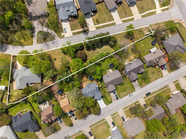 2922 E Whippoorwill Lane, Fayetteville, AR 72701