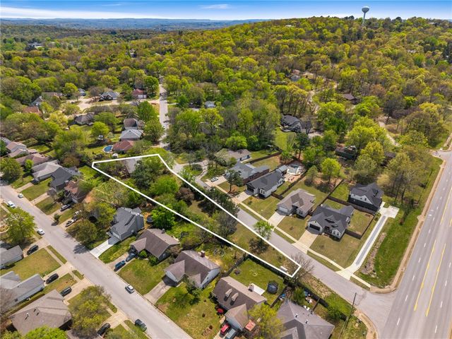 2922 E Whippoorwill Lane, Fayetteville, AR 72701