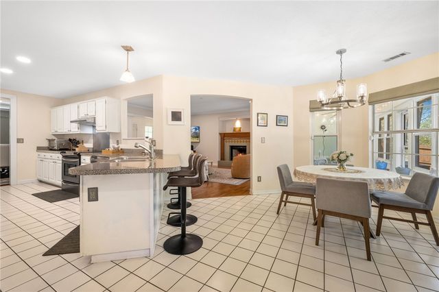 2922 E Whippoorwill Lane, Fayetteville, AR 72701
