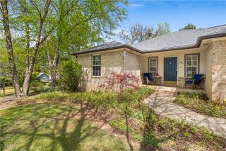 2922 E Whippoorwill Lane, Fayetteville, AR 72701