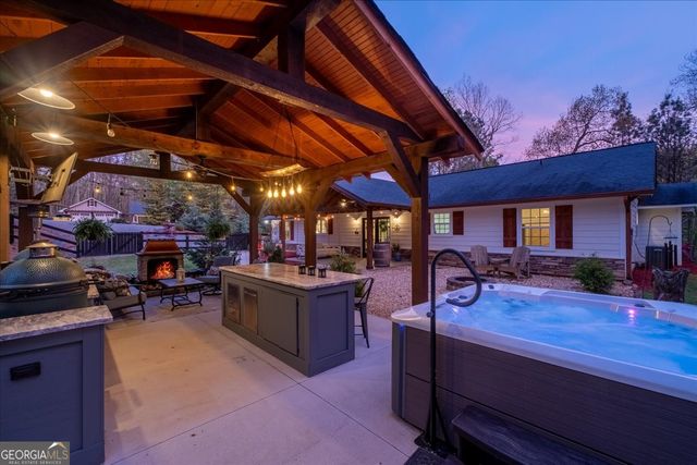 121 Willow Creek Lane, Ellijay, GA 30536