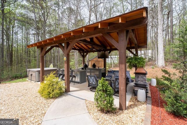 121 Willow Creek Lane, Ellijay, GA 30536