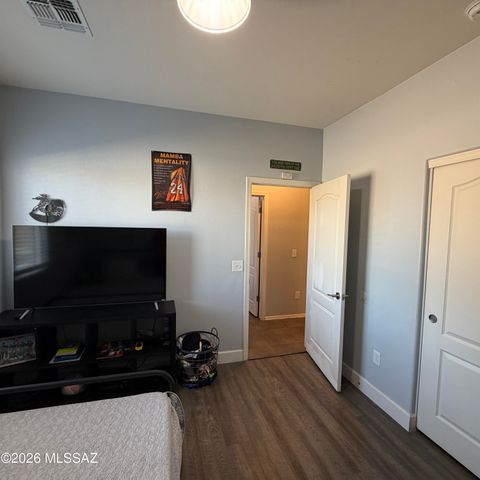 726 S Harry P Stagg Drive, Vail, AZ 85641