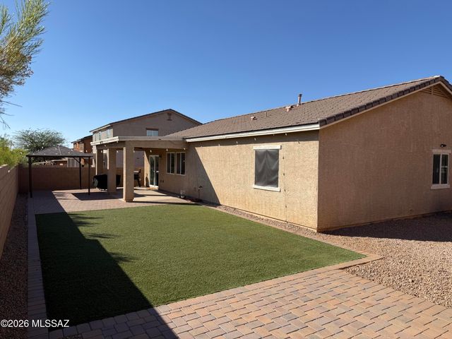 726 S Harry P Stagg Drive, Vail, AZ 85641