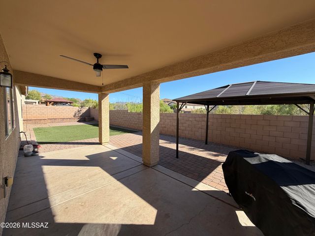 726 S Harry P Stagg Drive, Vail, AZ 85641