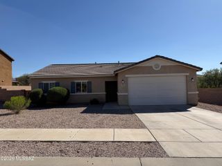 726 S Harry P Stagg Drive, Vail, AZ 85641