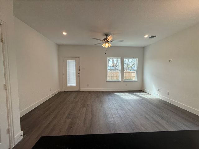412 E 7th Street 2, Bonham, TX 75418