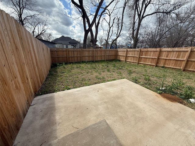 412 E 7th Street 2, Bonham, TX 75418