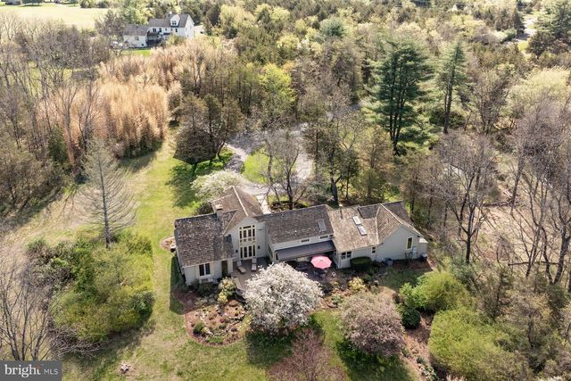 542 HEADQUARTERS RD, Ottsville, PA 18942