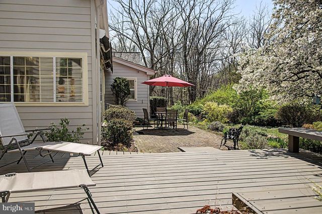542 HEADQUARTERS RD, Ottsville, PA 18942