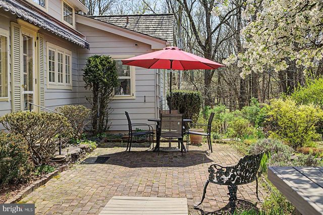 542 HEADQUARTERS RD, Ottsville, PA 18942