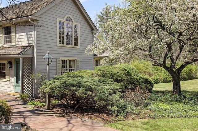 542 HEADQUARTERS RD, Ottsville, PA 18942
