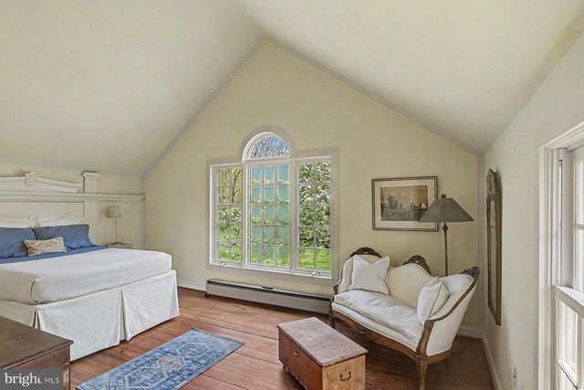 542 HEADQUARTERS RD, Ottsville, PA 18942