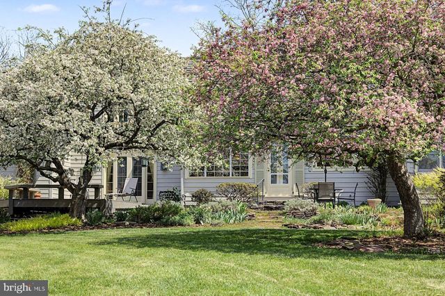 542 HEADQUARTERS RD, Ottsville, PA 18942