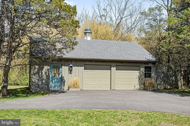 542 HEADQUARTERS RD, Ottsville, PA 18942