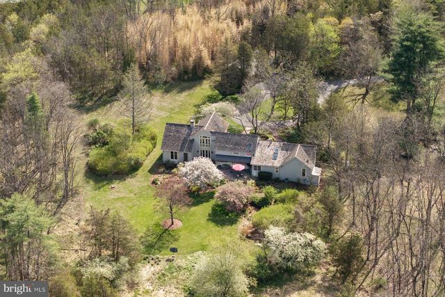 542 HEADQUARTERS RD, Ottsville, PA 18942