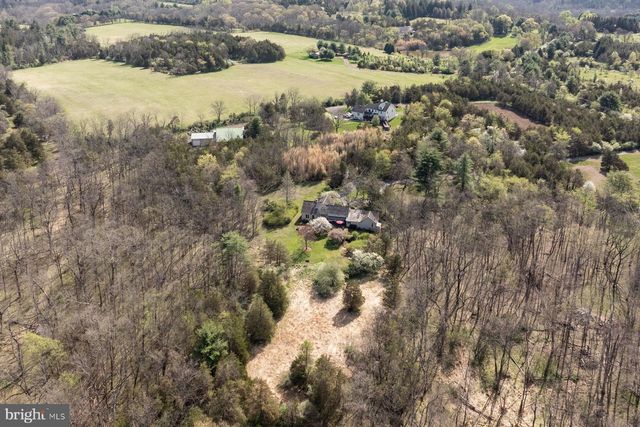 542 HEADQUARTERS RD, Ottsville, PA 18942