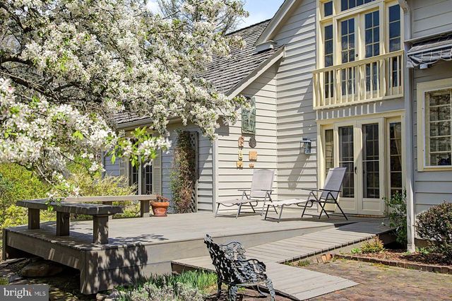 542 HEADQUARTERS RD, Ottsville, PA 18942