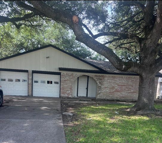 1306 Apache Trail, Baytown, TX 77521