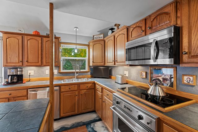 101 Pool Road, North Haven, CT 06473