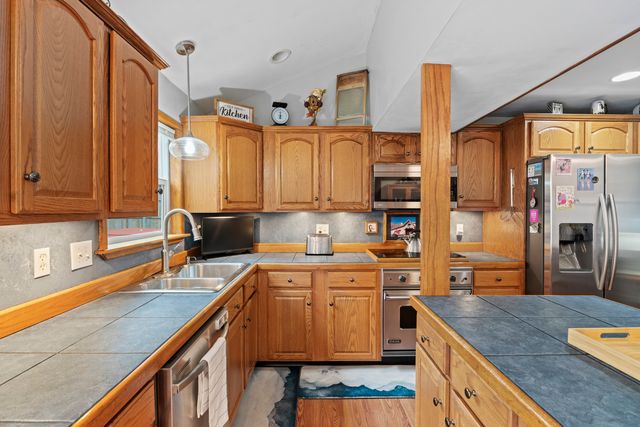 101 Pool Road, North Haven, CT 06473