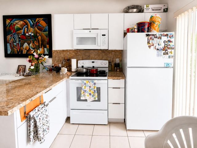 7603 W 29th Ln 202-55, Hialeah, FL 33018