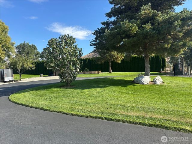 7 Lake Breeze Lane, Oroville, WA 98844