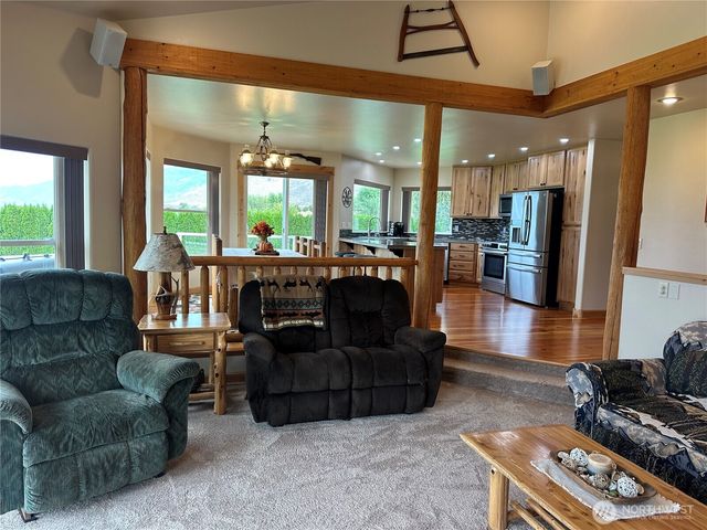 7 Lake Breeze Lane, Oroville, WA 98844