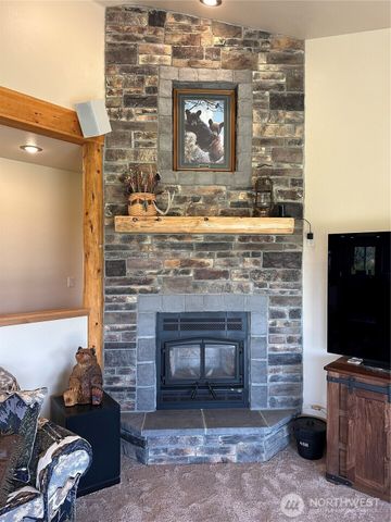 7 Lake Breeze Lane, Oroville, WA 98844