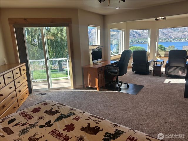 7 Lake Breeze Lane, Oroville, WA 98844