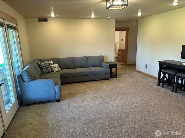 7 Lake Breeze Lane, Oroville, WA 98844