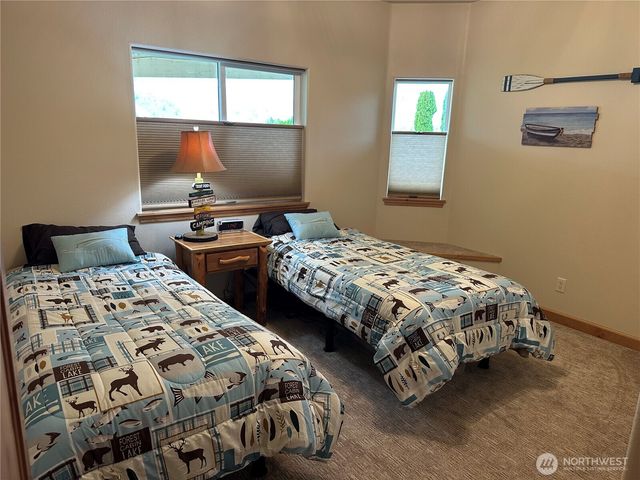 7 Lake Breeze Lane, Oroville, WA 98844