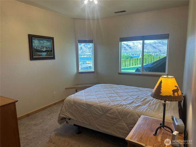 7 Lake Breeze Lane, Oroville, WA 98844