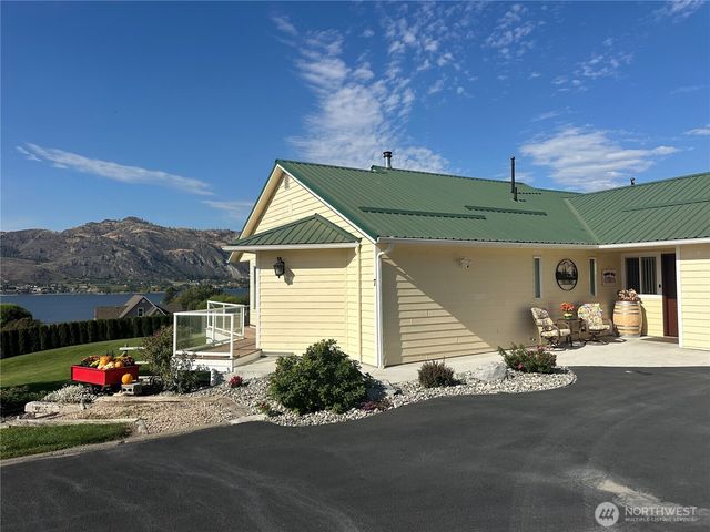 7 Lake Breeze Lane, Oroville, WA 98844