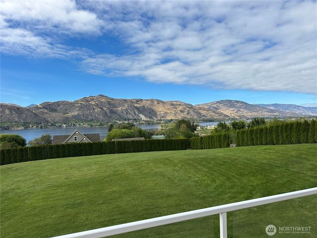 7 Lake Breeze Lane, Oroville, WA 98844