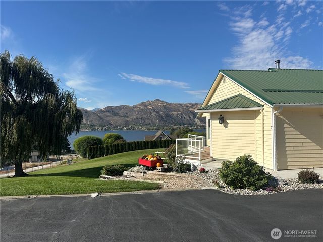 7 Lake Breeze Lane, Oroville, WA 98844