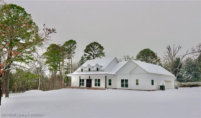 5533 Wildwood Road, Van Buren, AR 72956